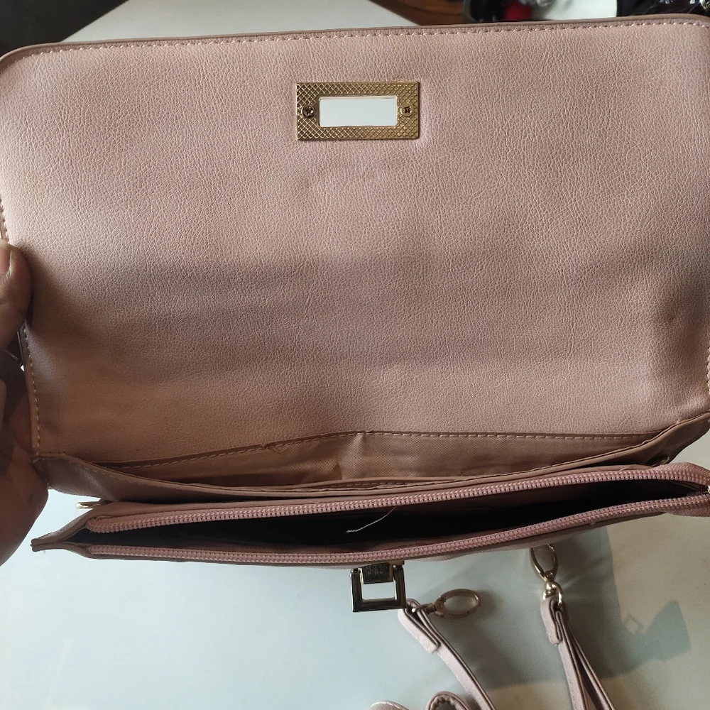 Caprese sling bag - Picture 7 of 9